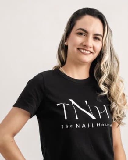 Yenesis — Nail Artist